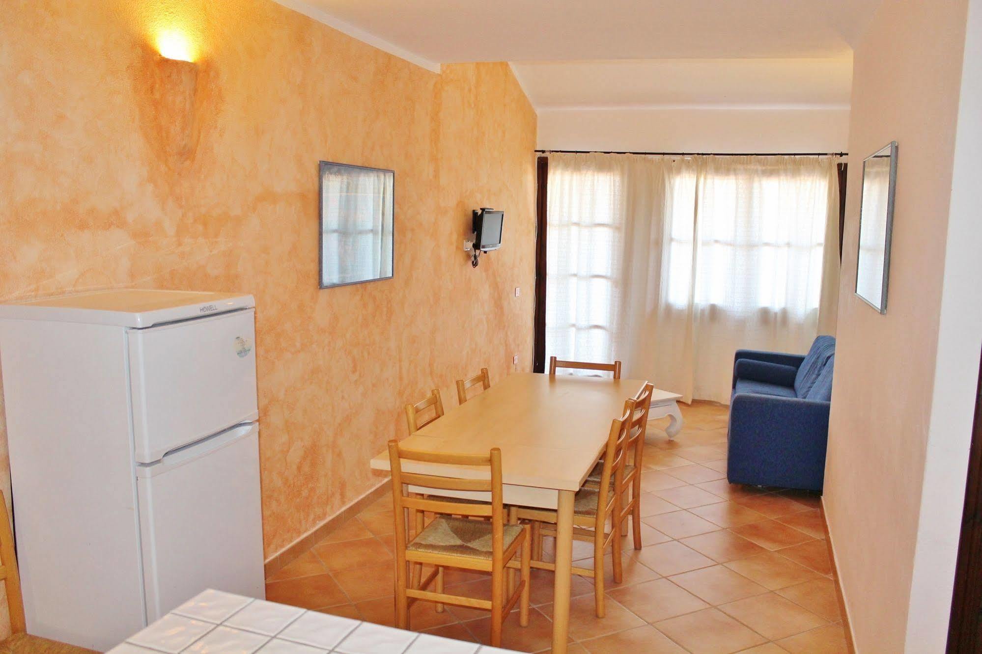 Residence Blue Corner Porto Pollo Палау Екстериор снимка